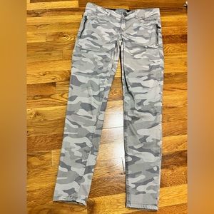 Wit and Wisdom Ab Solution muted camo pants 6p